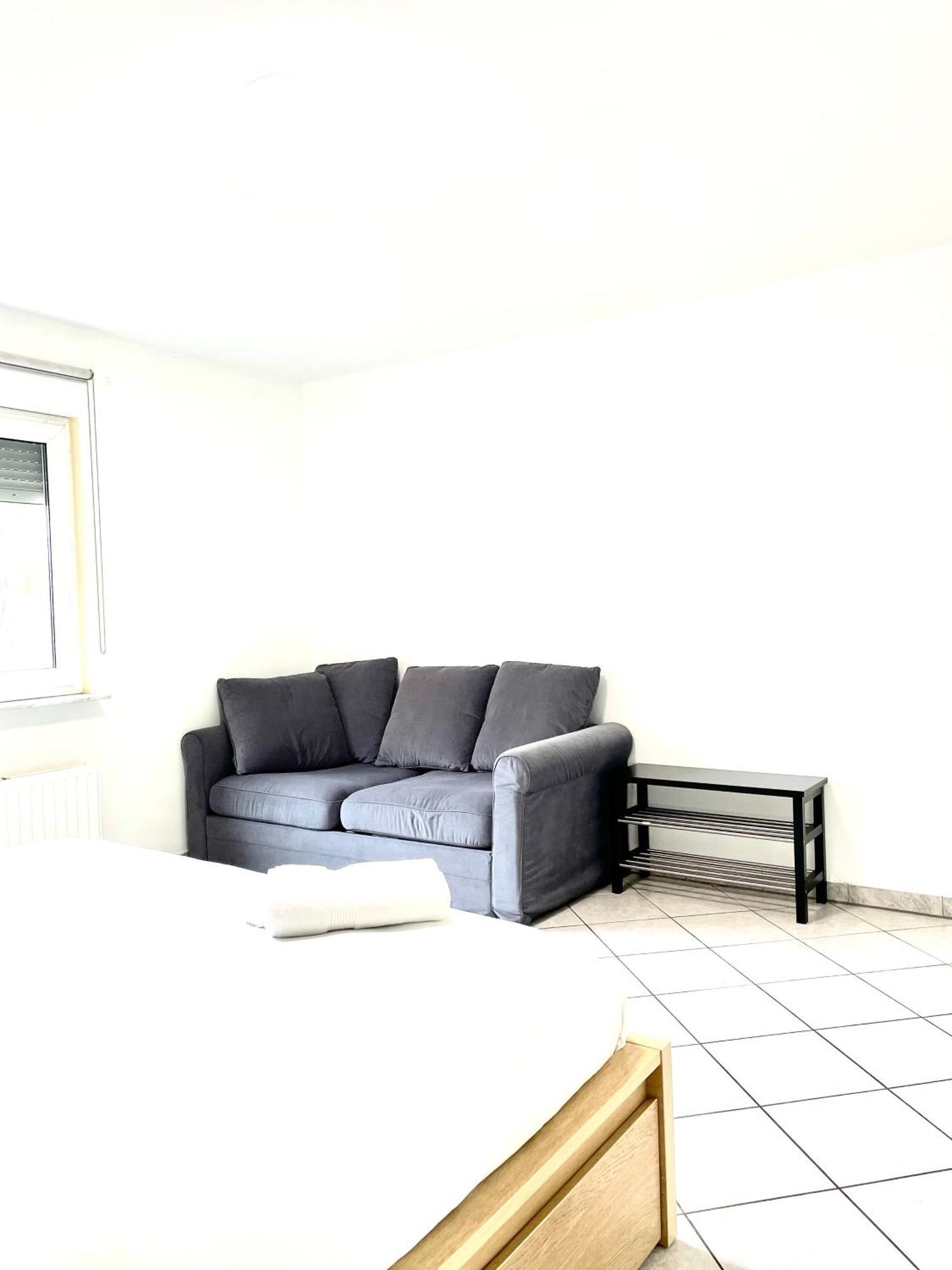 Large Room In Schuttrange Free Parking 10Mins To Airport Excellent Customer Services Exterior foto